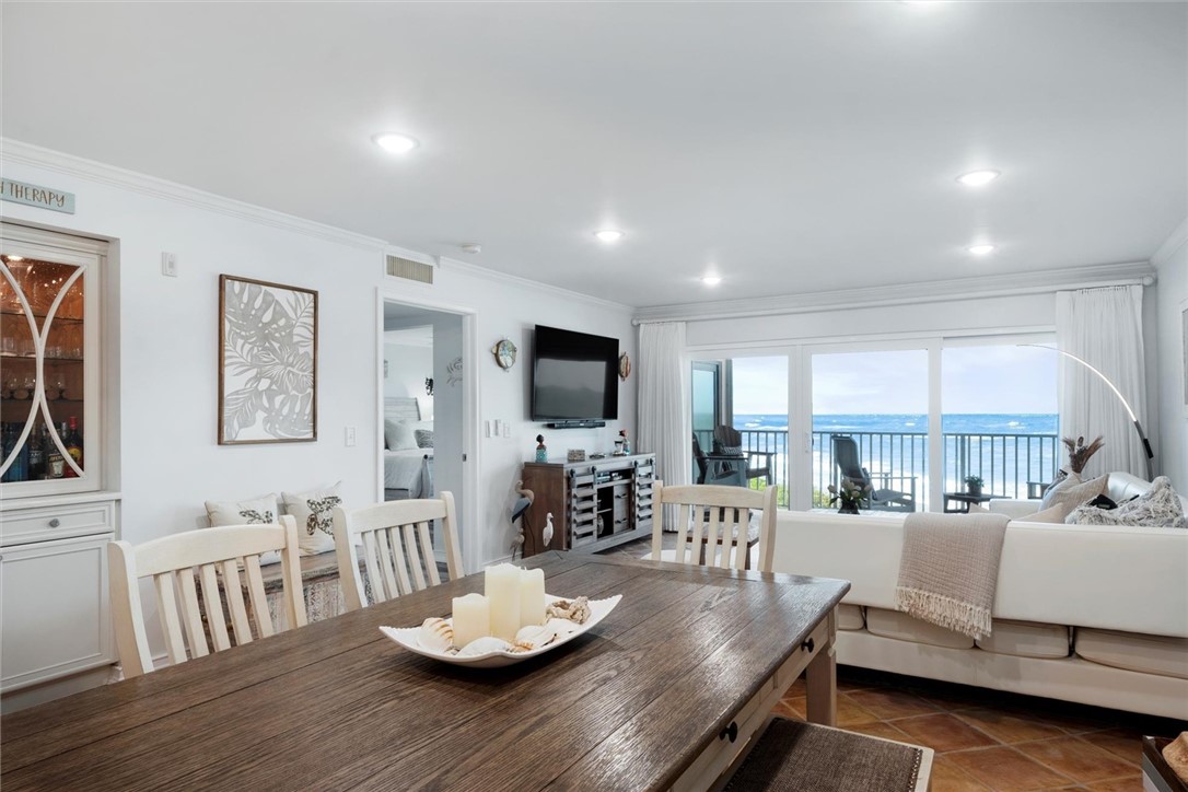 8840 S Sea Oaks Way 204