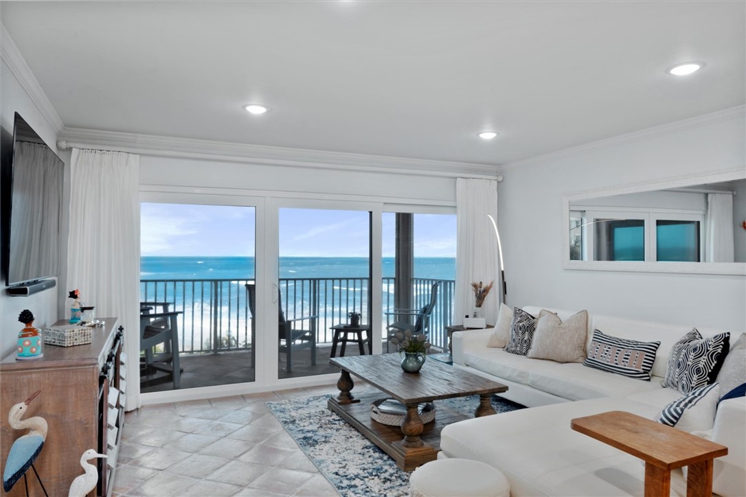 8840 S Sea Oaks Way 204