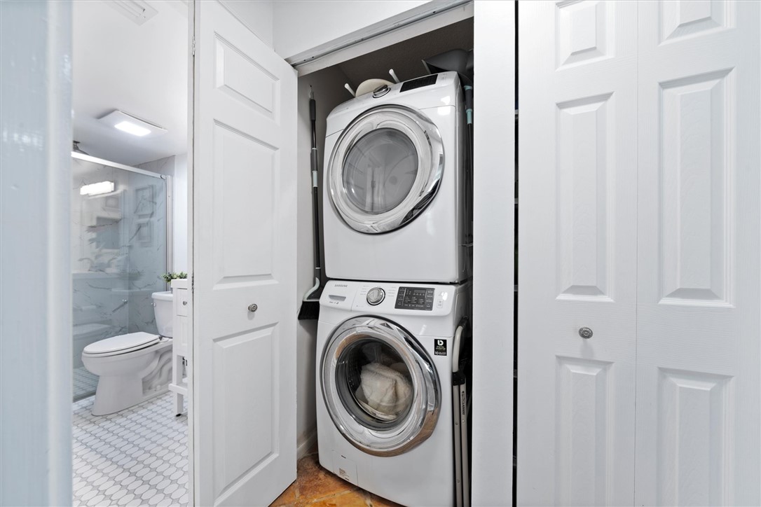 8840 S Sea Oaks Way 204