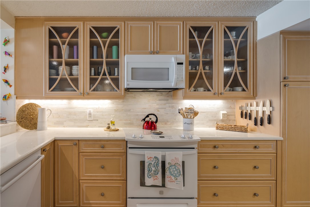 8840 S Sea Oaks Way 204