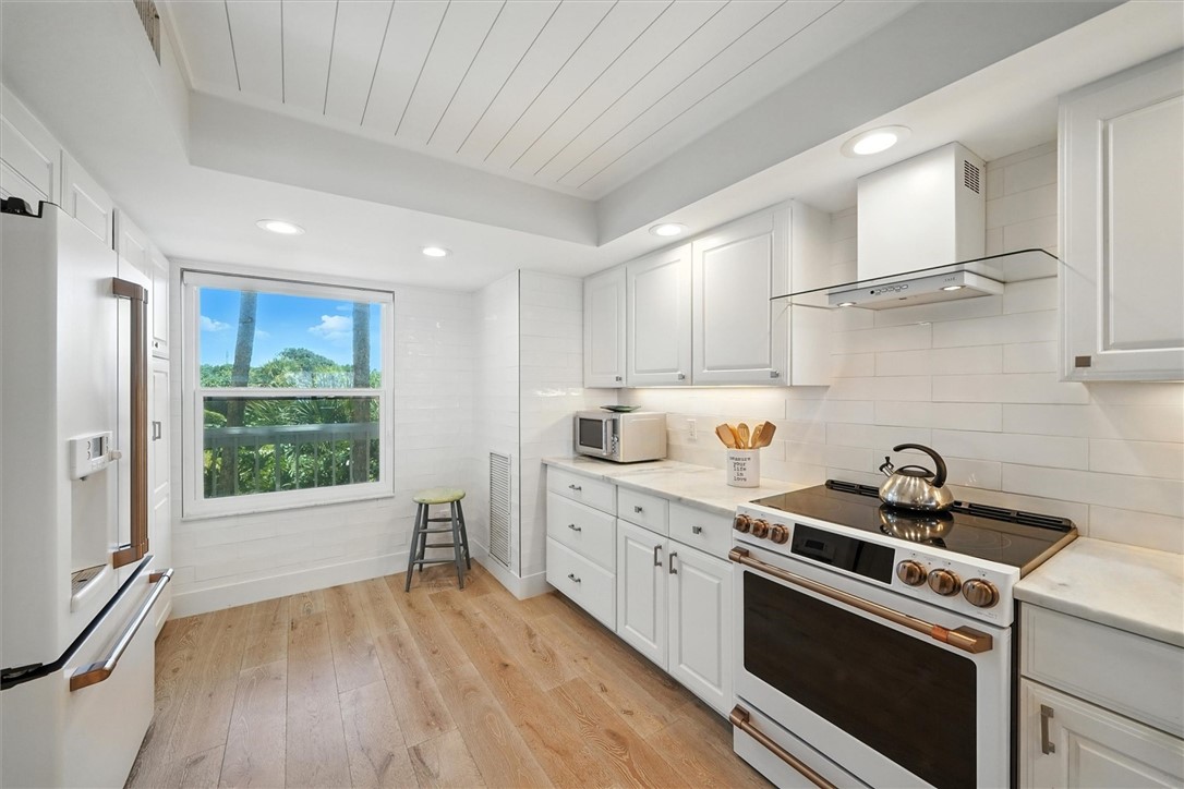 8840 S Sea Oaks Way 103