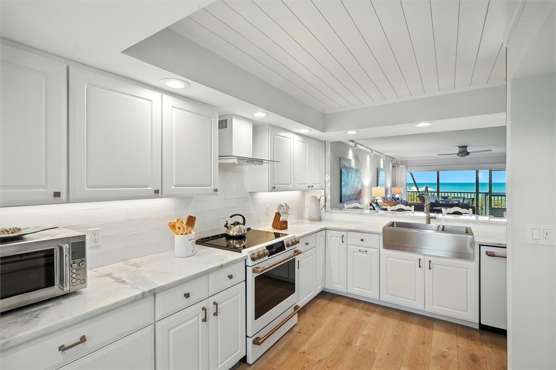 8840 S Sea Oaks Way 103