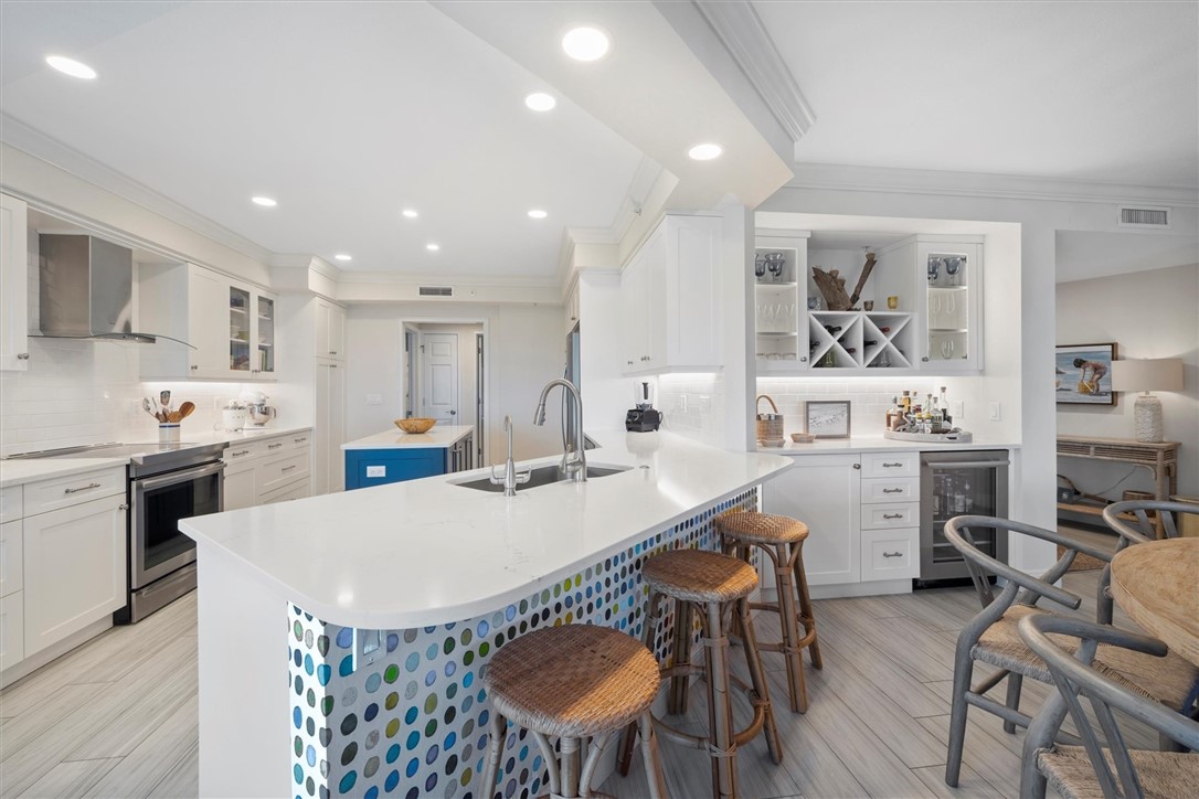 8820 S Sea Oaks Way 202