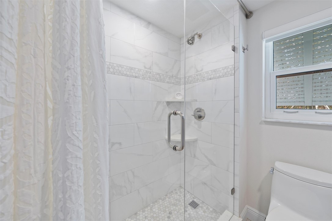 8820 S Sea Oaks Way 202