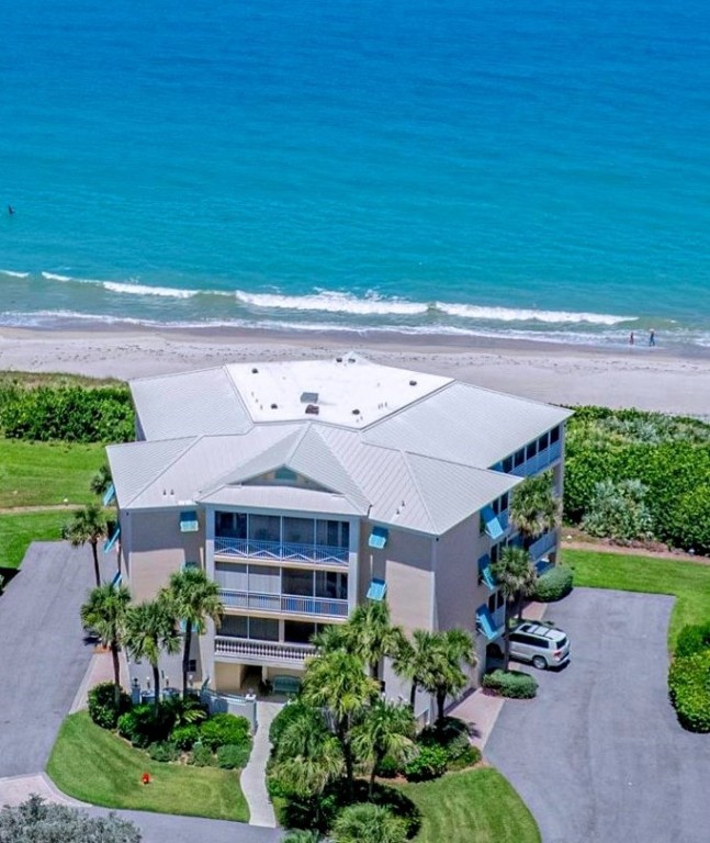 8820 S Sea Oaks Way 202