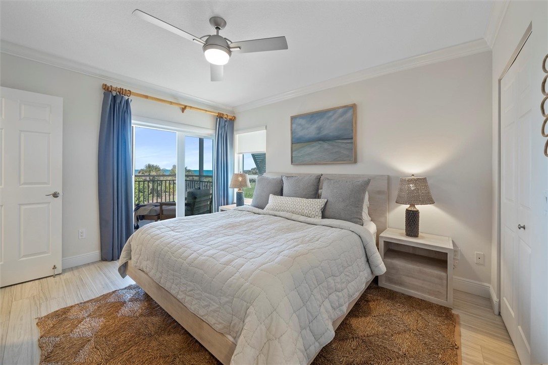 8820 S Sea Oaks Way 202