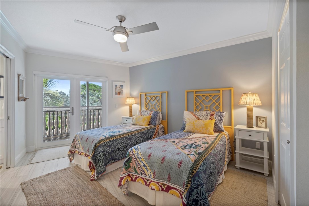 8820 S Sea Oaks Way 202