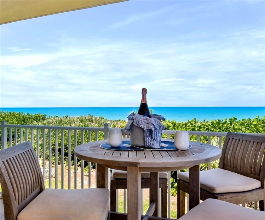 8820 S Sea Oaks Way 202