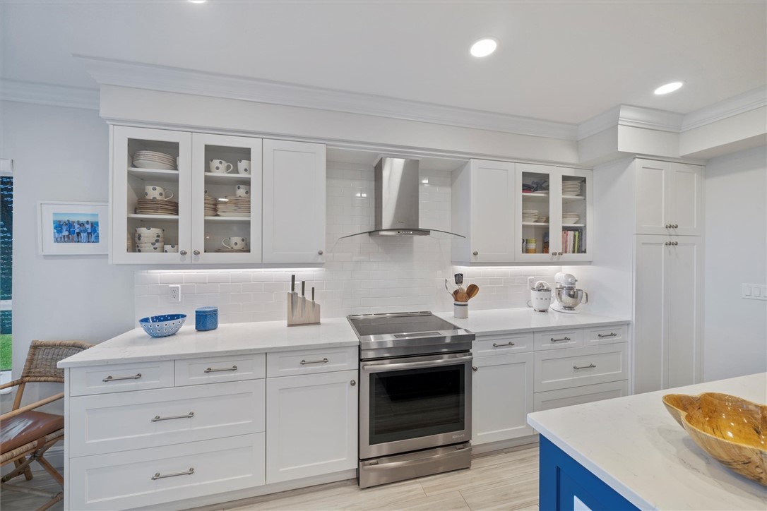 8820 S Sea Oaks Way 202
