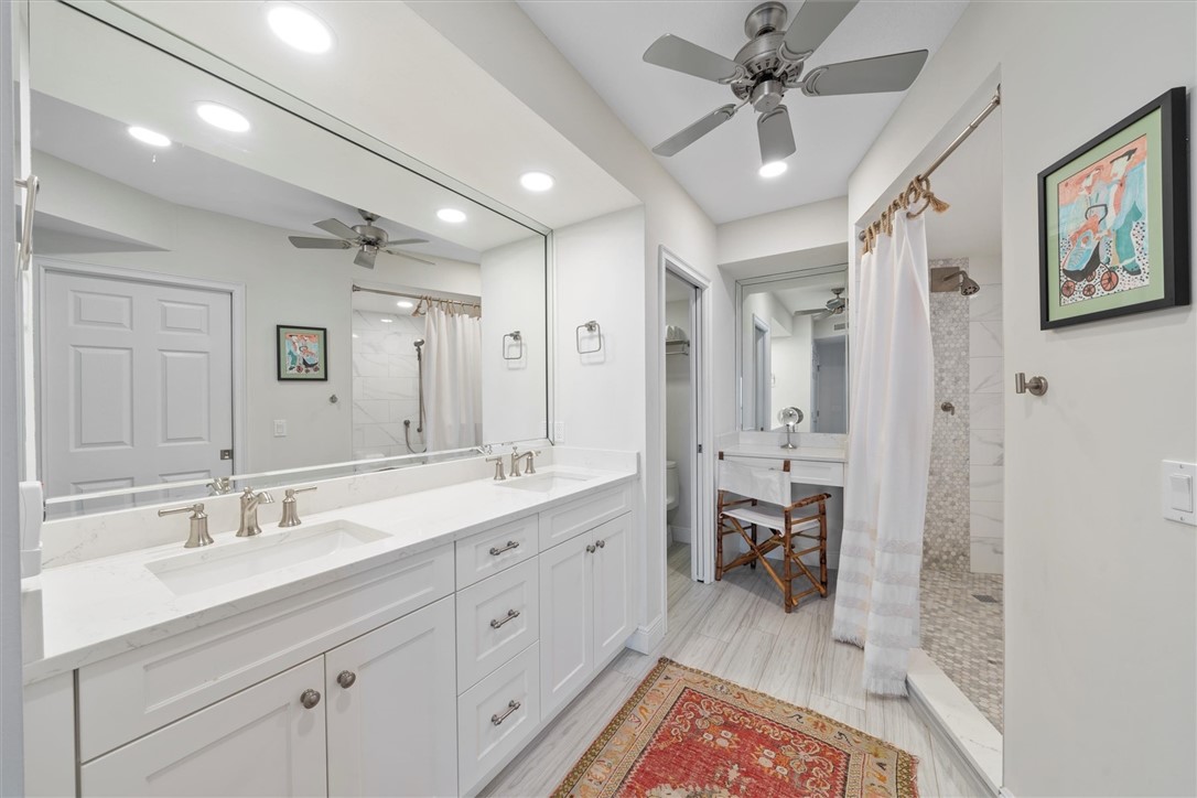 8820 S Sea Oaks Way 202