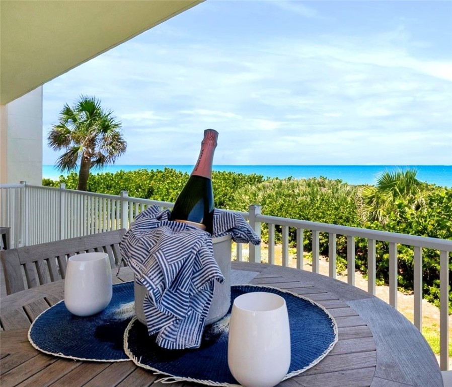 8820 S Sea Oaks Way 202