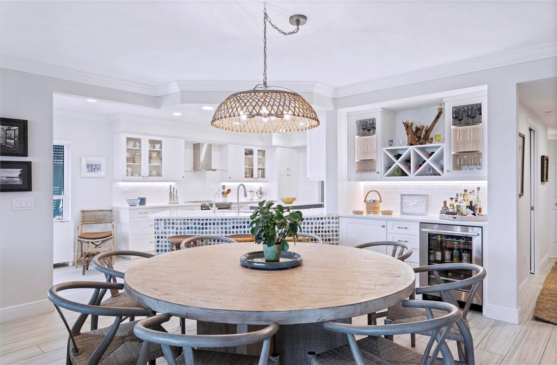 8820 S Sea Oaks Way 202