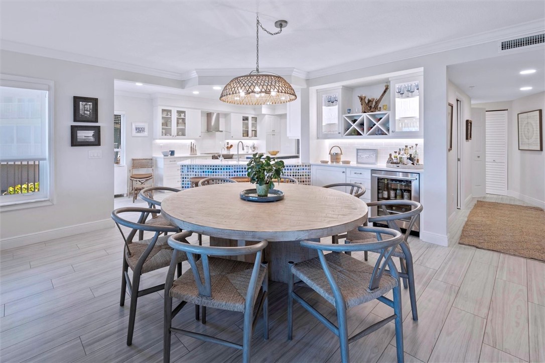 8820 S Sea Oaks Way 202