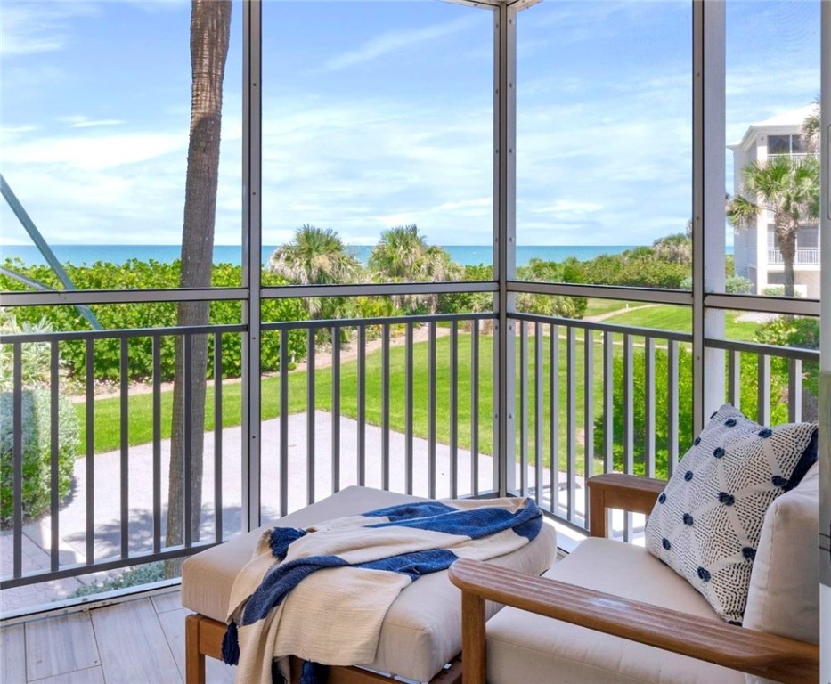 8820 S Sea Oaks Way 202