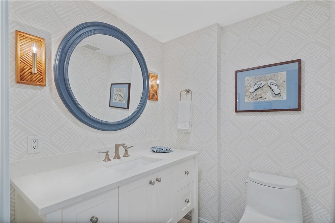 8820 S Sea Oaks Way 202