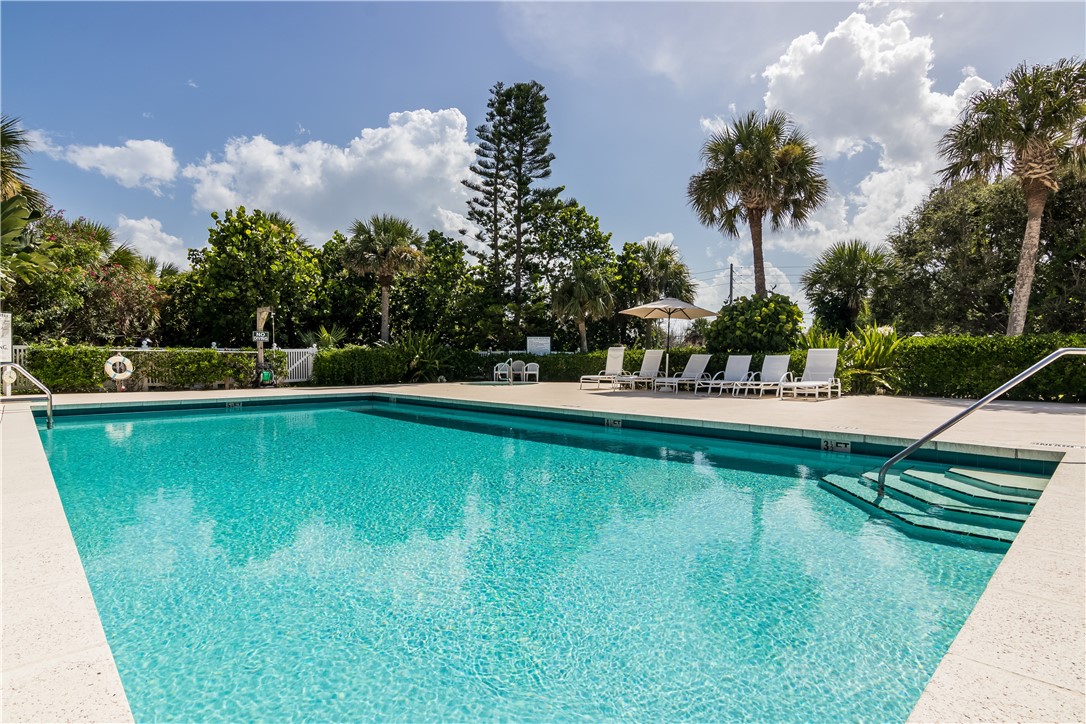 8824 S Sea Oaks Way 102