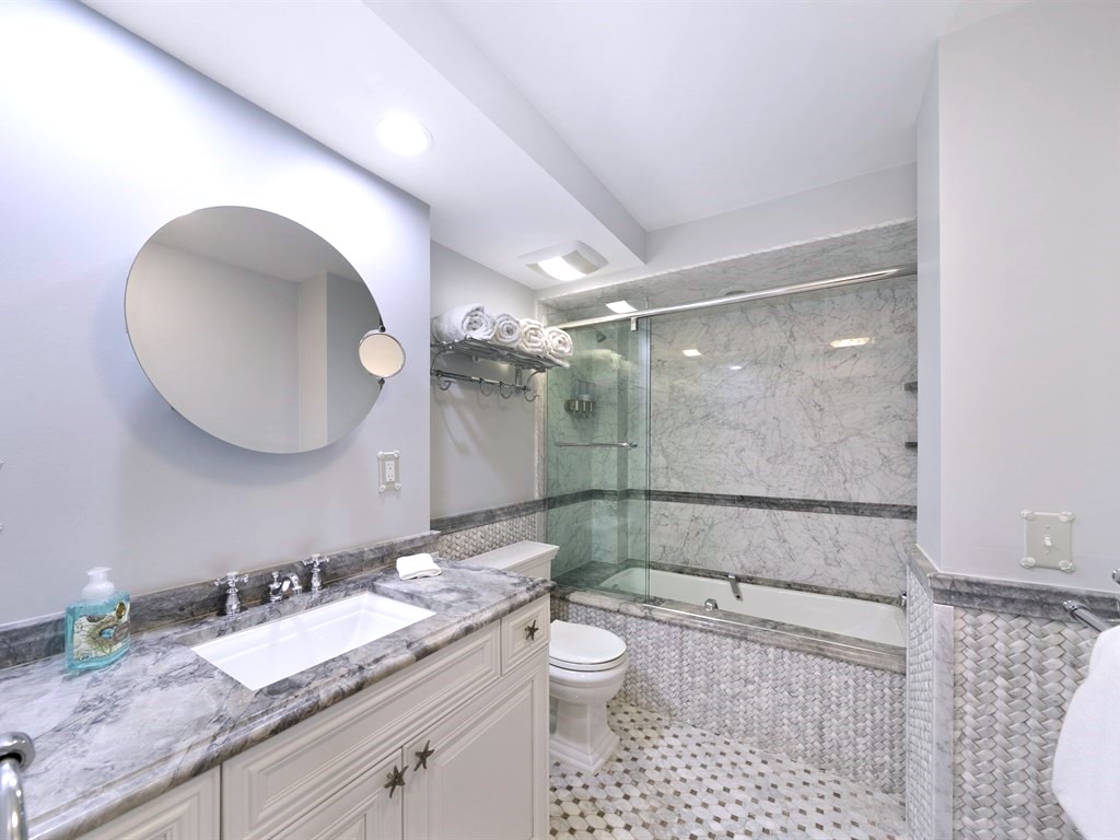 8840 S Sea Oaks Way 203