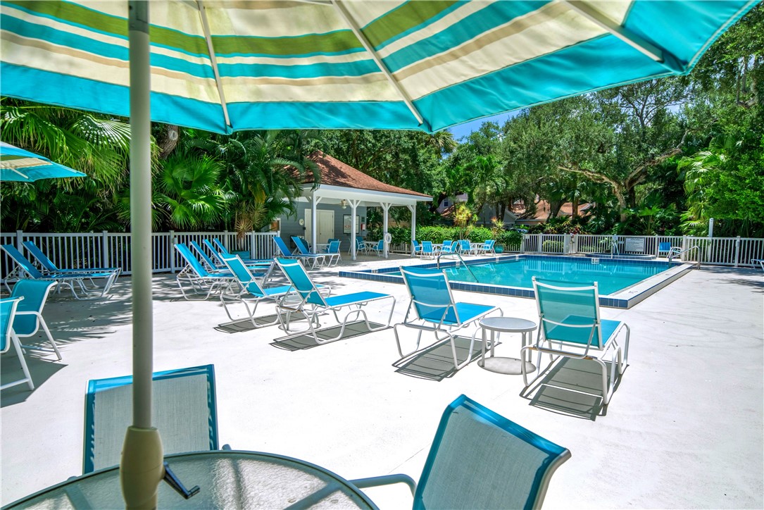 8820 Lakeside Circle