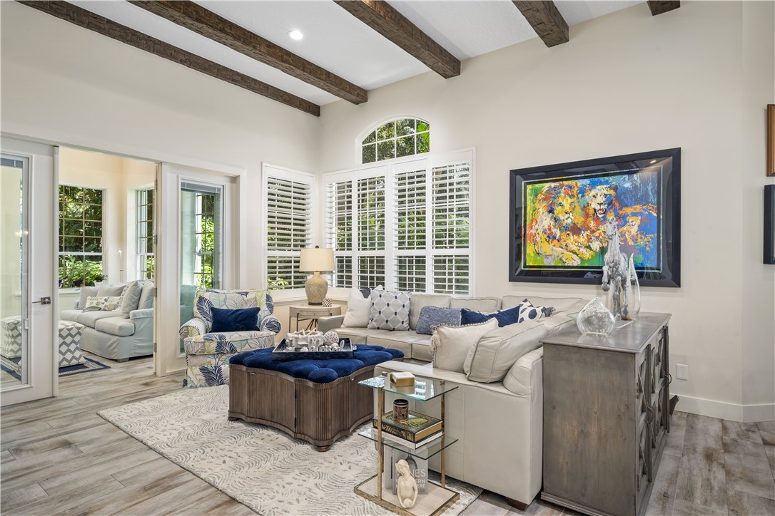 8820 Lakeside Circle