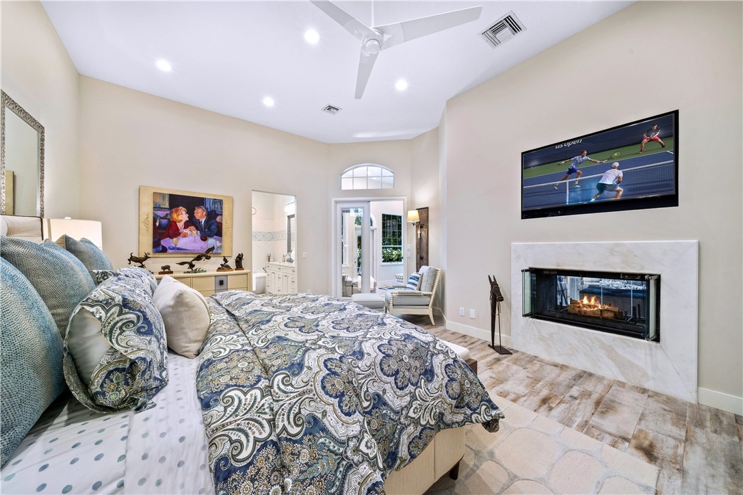 8820 Lakeside Circle