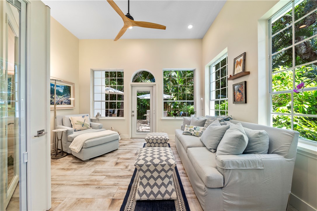 8820 Lakeside Circle