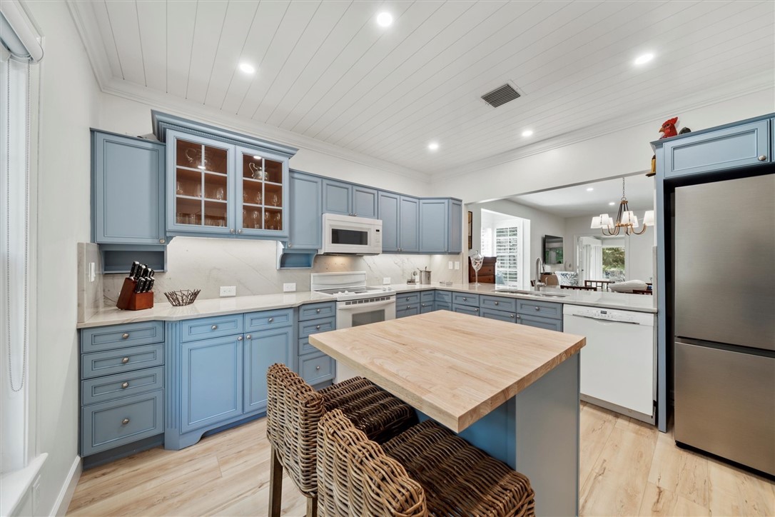 1315 Palmetto Court 111