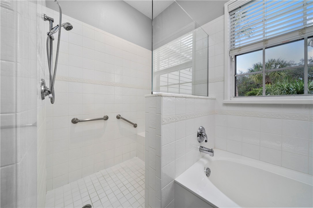 1440 Winding Oaks Circle W A204