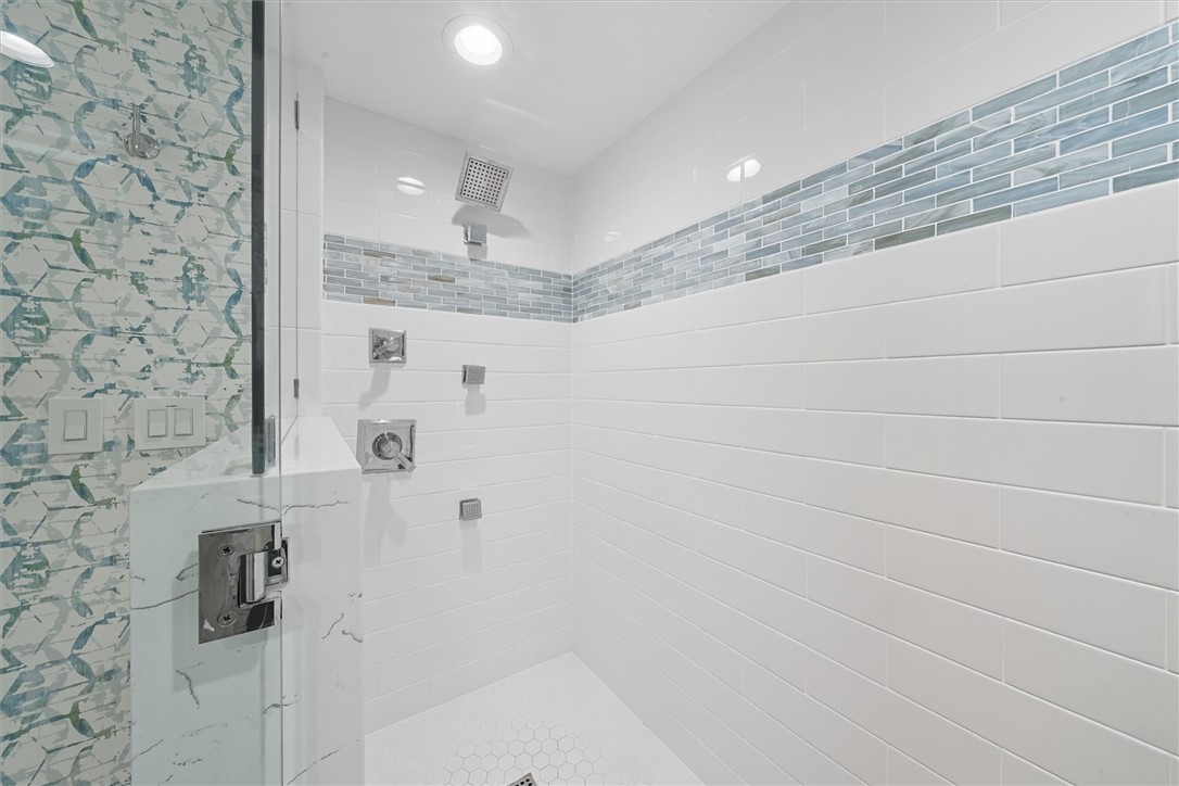 8880 N Sea Oaks Way 103