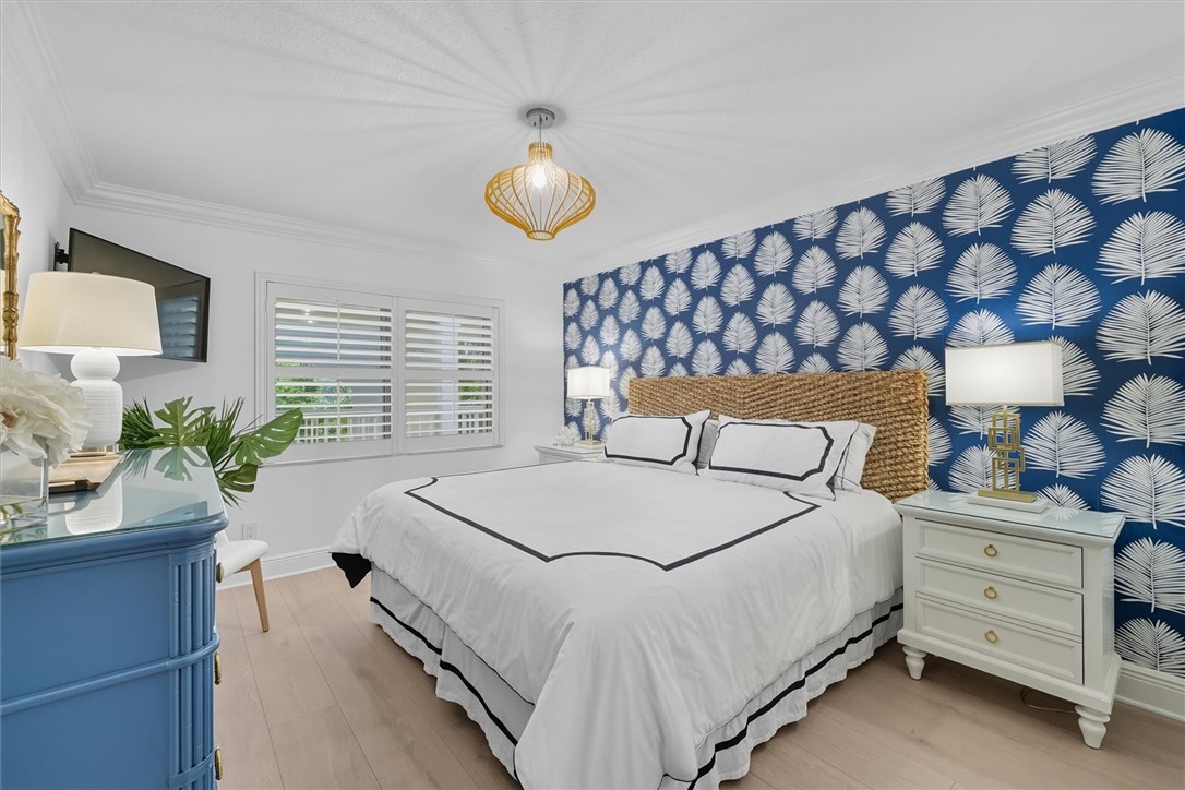 8880 N Sea Oaks Way 103