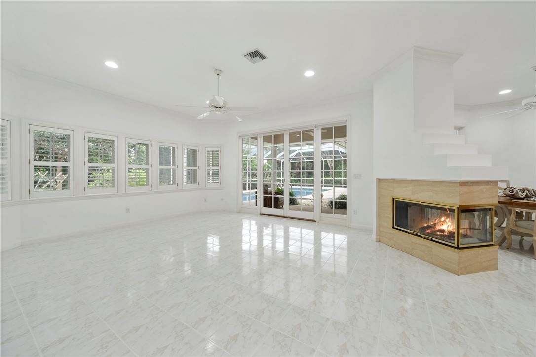 903 Holoma Drive