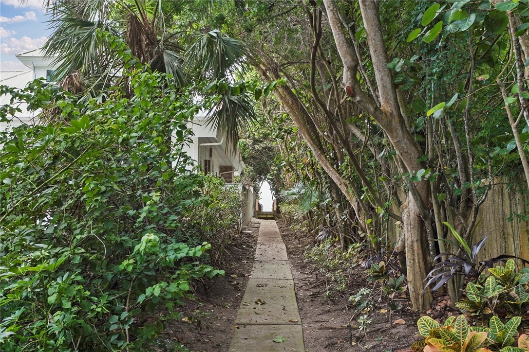 903 Holoma Drive