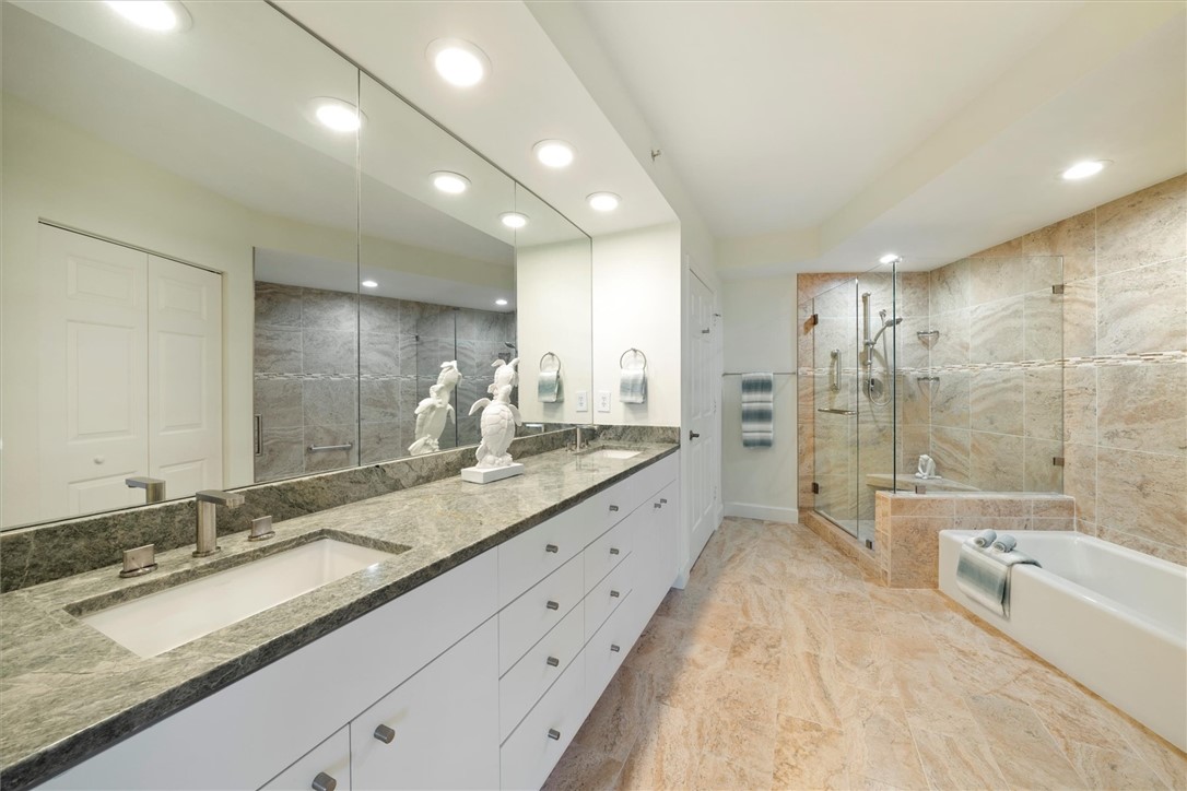 8824 S Sea Oaks Way 102
