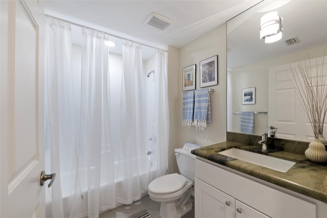 8824 S Sea Oaks Way 102