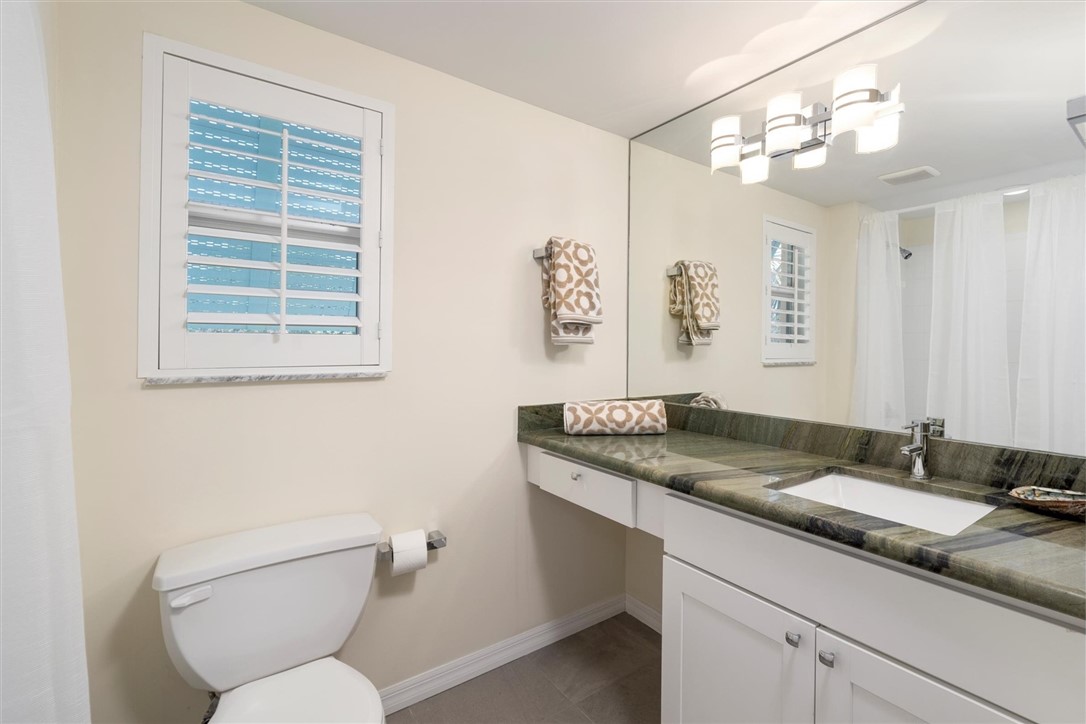 8824 S Sea Oaks Way 102