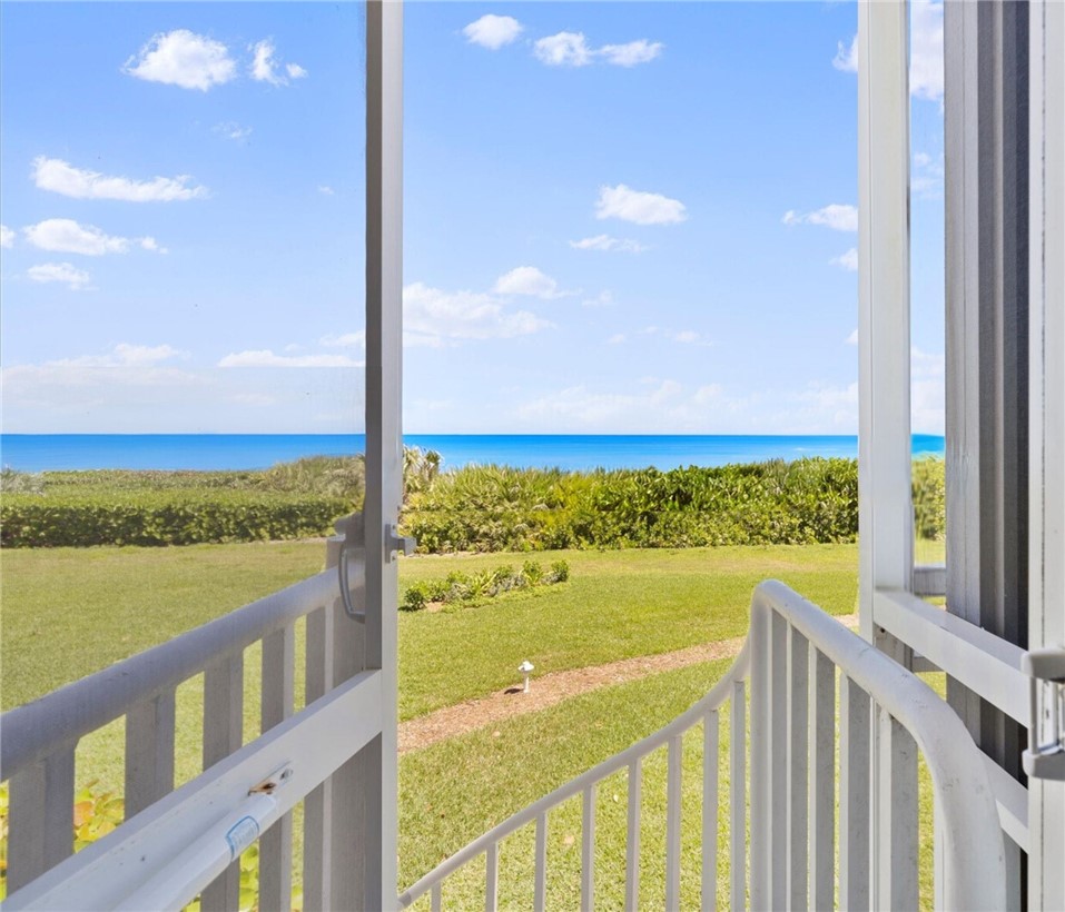 8824 S Sea Oaks Way 102