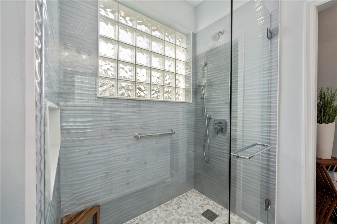 1715 N Orchid Island Circle