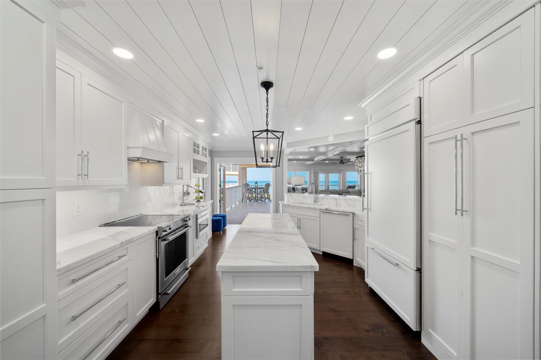 8814 S Sea Oaks Way 303