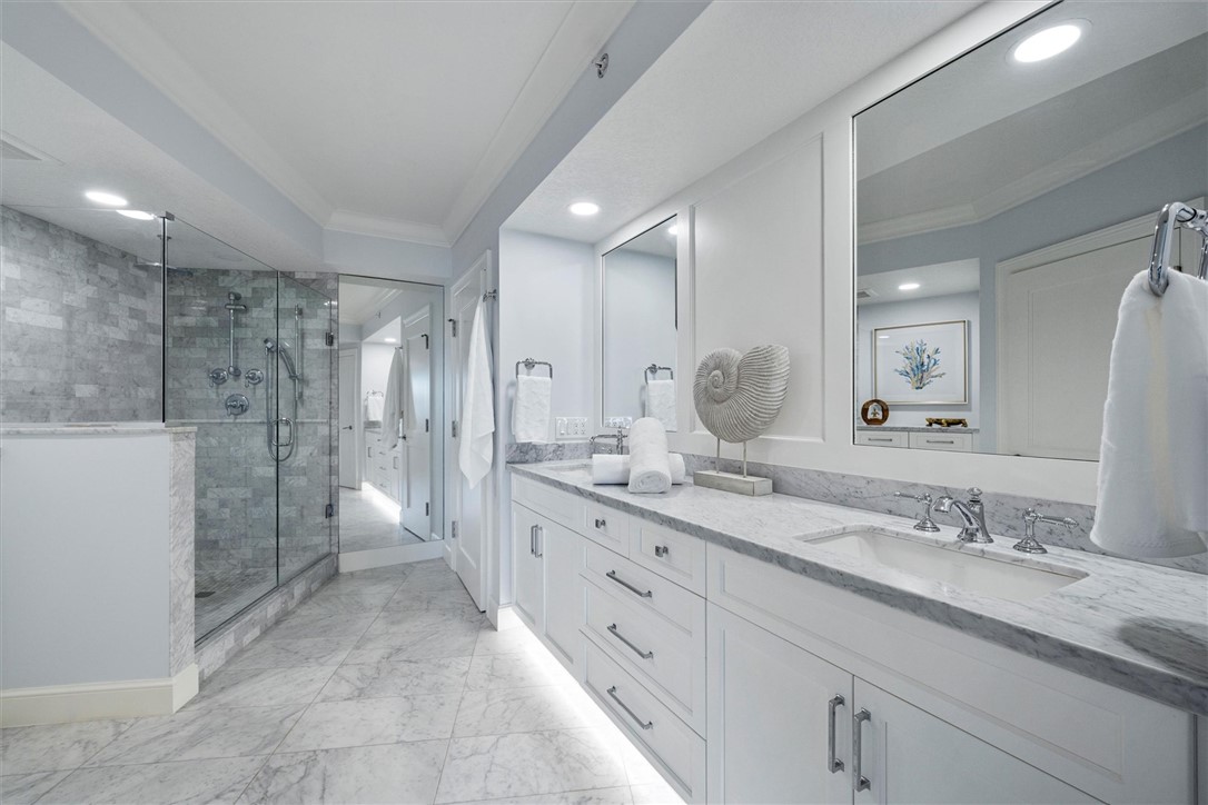 8814 S Sea Oaks Way 303