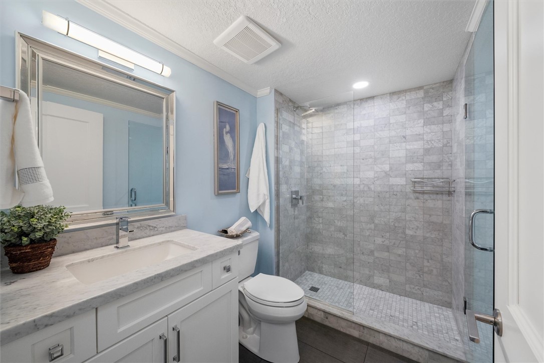 8814 S Sea Oaks Way 303