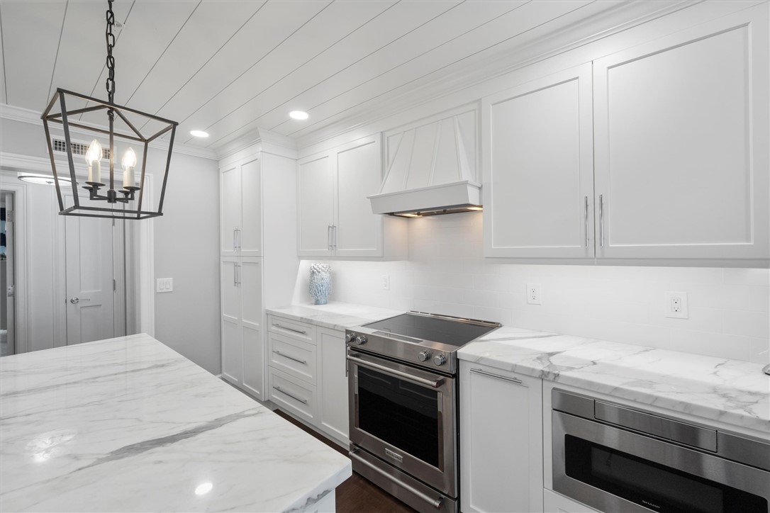 8814 S Sea Oaks Way 303