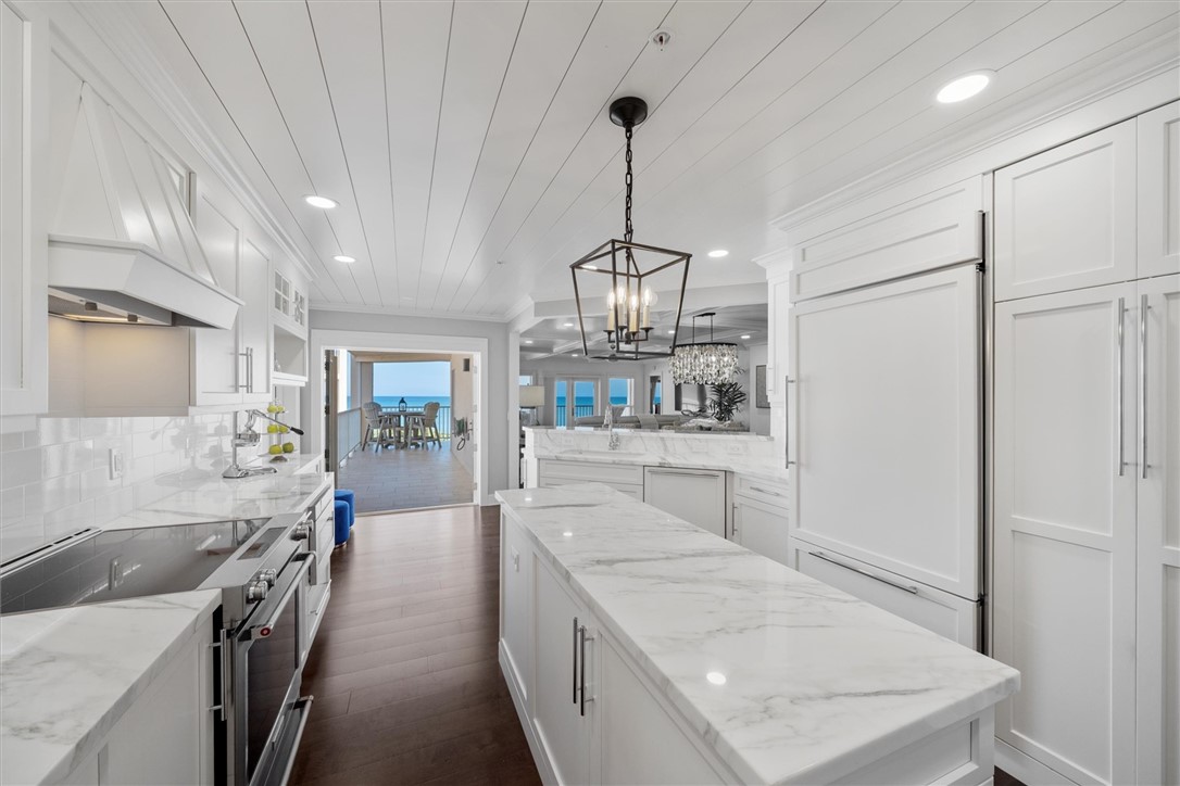 8814 S Sea Oaks Way 303