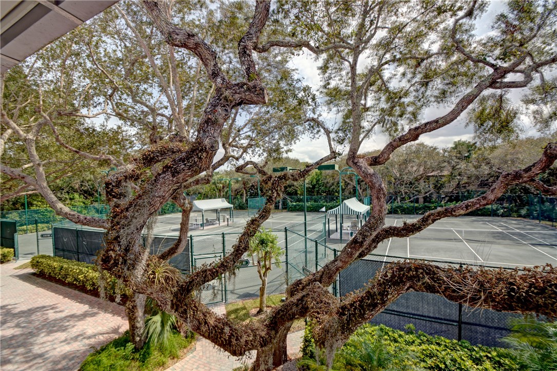 8876 N Sea Oaks Way 407