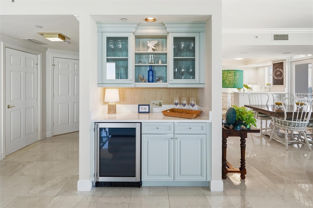 8876 N Sea Oaks Way 407