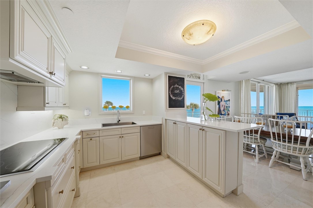 8876 N Sea Oaks Way 407