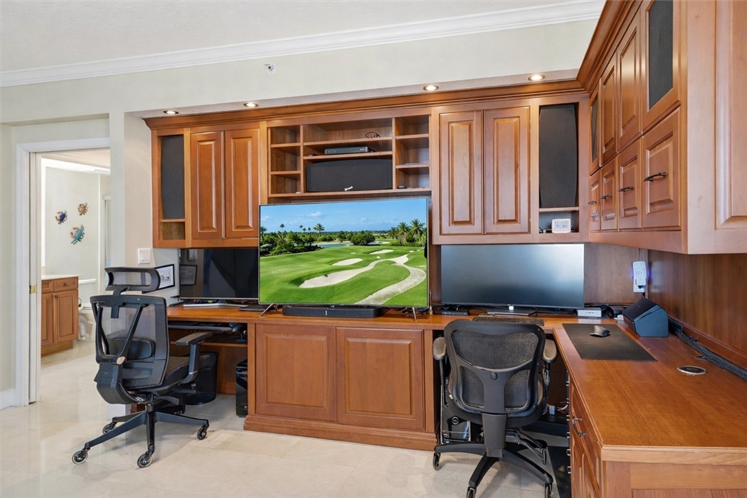 8876 N Sea Oaks Way 407