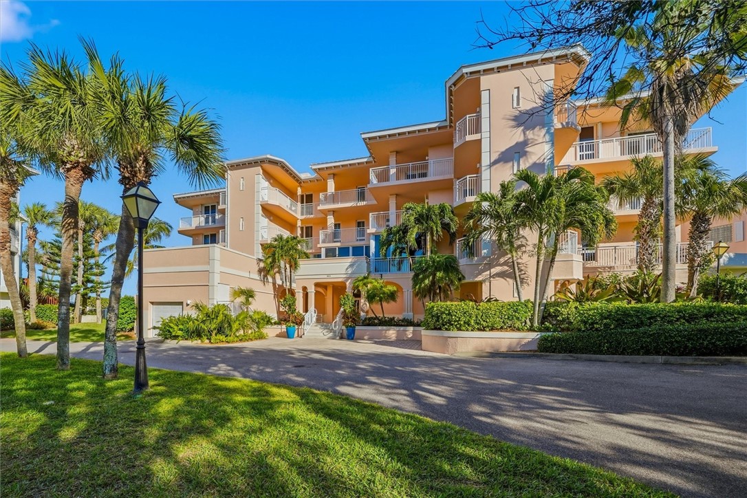 8876 N Sea Oaks Way 407