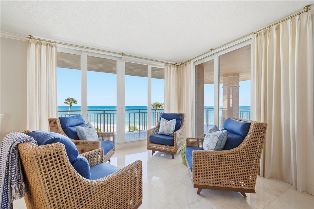 8876 N Sea Oaks Way 407