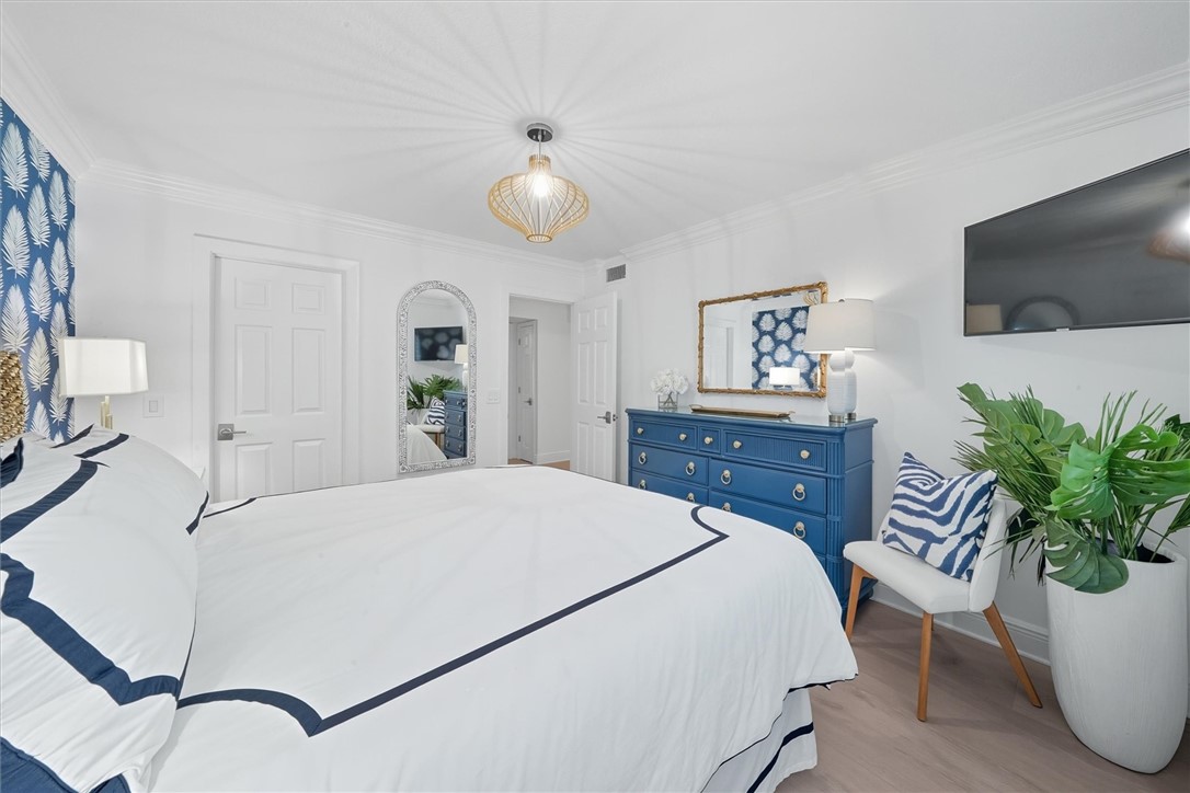 8880 N Sea Oaks Way 103