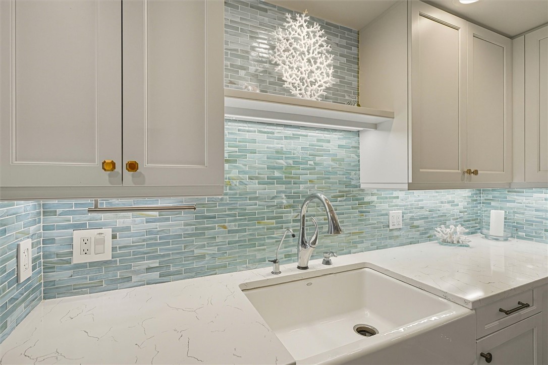 8880 N Sea Oaks Way 103