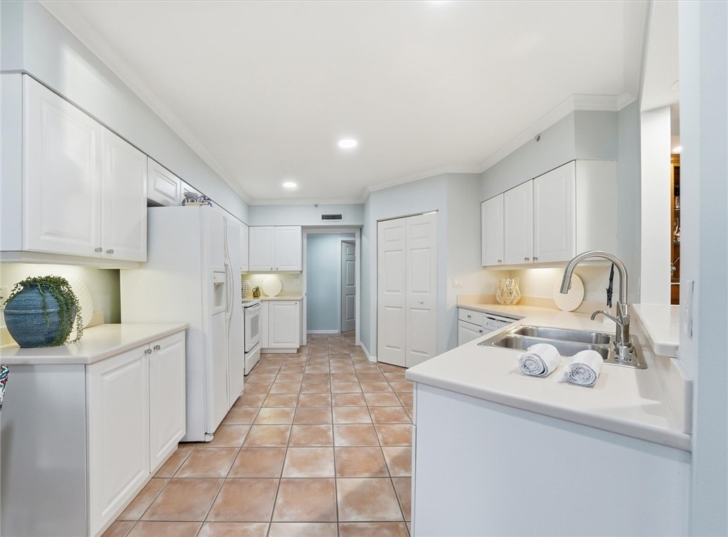 8835 W Orchid Island Circle 604